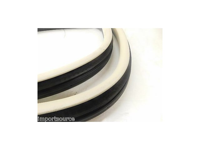 2008-2011 LINCOLN TOWN CAR OEM RIGHT FRONT PASSENGER DOOR WEATHER STRIP SEAL