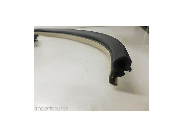 2008-2011 LINCOLN TOWN CAR OEM RIGHT FRONT PASSENGER DOOR WEATHER STRIP SEAL