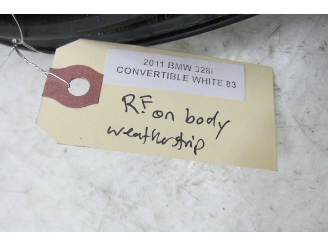  2009-2013 BMW 328i E93 LCI OEM RIGHT PASSENGER DOOR ON BODY WEATHER STRIP    