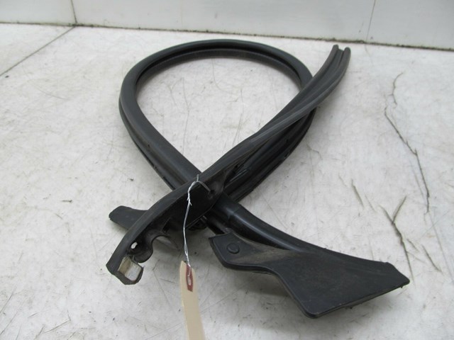 2003-2007 CHEVY SILVERADO OEM RIGHT REAR DOOR WEATHER STRIP 