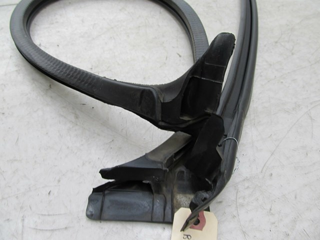 2003-2007 CHEVY SILVERADO OEM RIGHT REAR DOOR WEATHER STRIP 