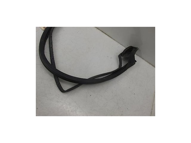 2003-2006 TOYOTA TUNDRA OEM RIGHT REAR PASSENGERS SIDE DOOR WINDOW WEATHER STRIP