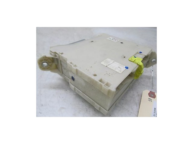  2006-2010 LEXUS IS250 XE20 OEM  RIGHT RELAY FUSE JUNCTION BOX BLOCK  82730-5304
