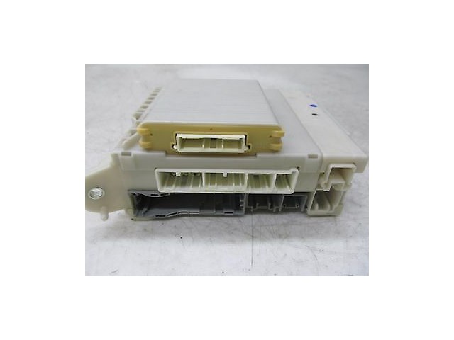  2006-2010 LEXUS IS250 XE20 OEM  RIGHT RELAY FUSE JUNCTION BOX BLOCK  82730-5304