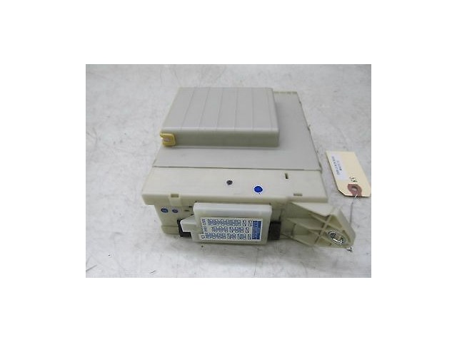  2006-2010 LEXUS IS250 XE20 OEM  RIGHT RELAY FUSE JUNCTION BOX BLOCK  82730-5304