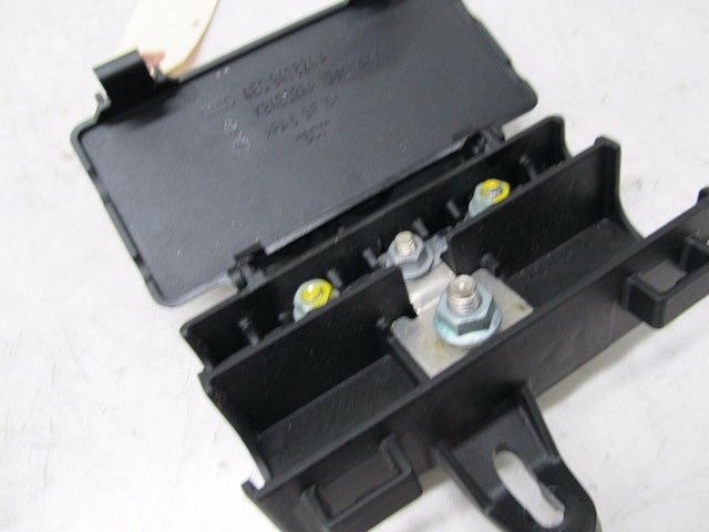 2004-2008 AUDI A8L W12 OEM RIGHT FRONT JUNCTION BOX 4E0 941 824