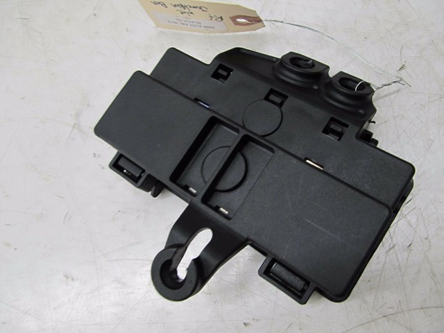 2004-2008 AUDI A8L W12 OEM RIGHT FRONT JUNCTION BOX 4E0 941 824