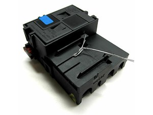 2004-2006 MERCEDES BENZ SL600 R230 OEM RIGHT SIDE TRUNK FUSE RELAY JUNCTION BOX