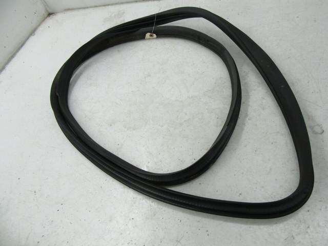 2012-2015 MERCEDES C350 COUPE OEM RIGHT FRONT DOOR ON BODY WEATHER STRIP SEAL