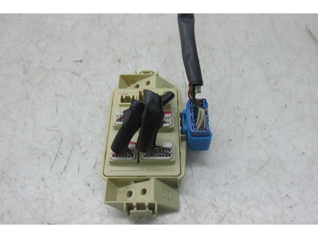 2002-2006 LEXUS SC430 OEM RIGHT FRONT UNDER DASH POWER JUNCTION BOX 