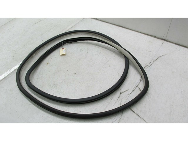 2011-2018 INFINITI M37 Q70 OEM LEFT FRONT DOOR ON BODY WEATHER STRIP SEAL   