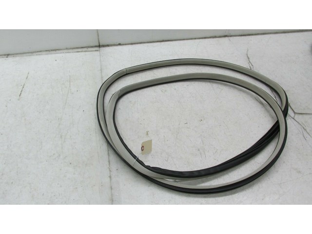 2011-2018 INFINITI M37 Q70 OEM LEFT FRONT DOOR ON BODY WEATHER STRIP SEAL   