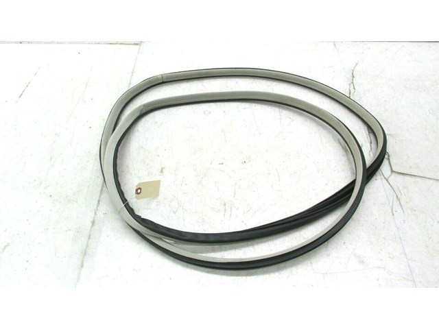2011-2018 INFINITI M37 Q70 OEM LEFT FRONT DOOR ON BODY WEATHER STRIP SEAL   