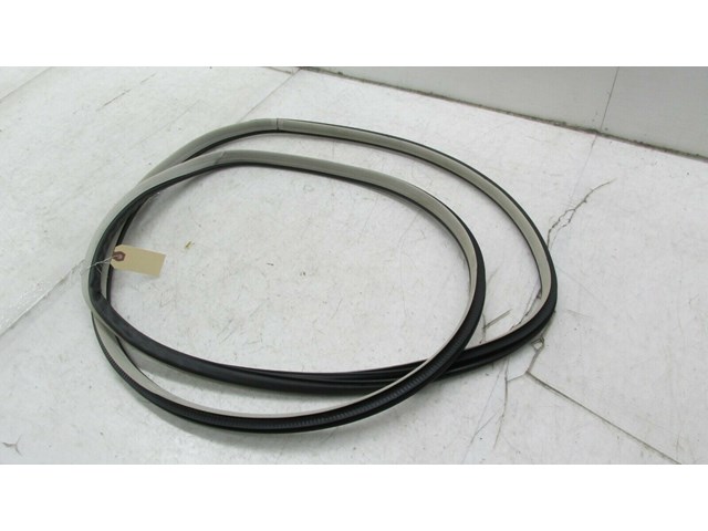 2011-2018 INFINITI M37 Q70 OEM LEFT FRONT DOOR ON BODY WEATHER STRIP SEAL   