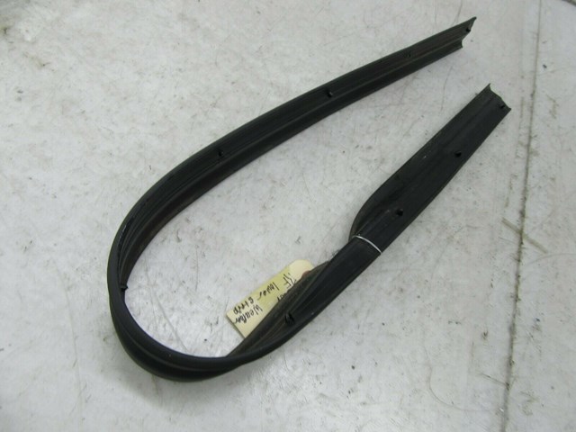 2014-2018 INFINITI Q50 OEM RIGHT FRONT PASSENGER SIDE LOWER DOOR WEATHER STRIP