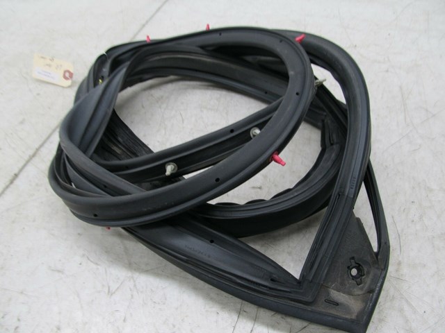 2009-2012 INFINITI FX35 OEM LEFT REAR ON DOOR WEATHER STRIP 