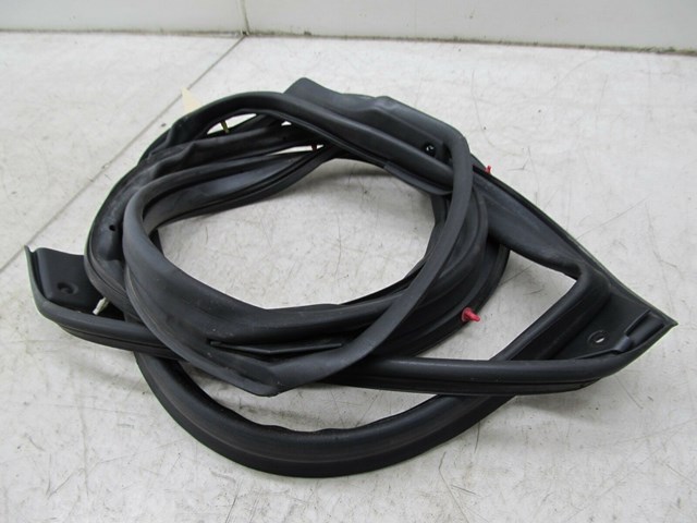 2009-2012 INFINITI FX35 OEM LEFT REAR ON DOOR WEATHER STRIP 