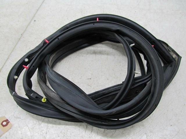 2009-2012 INFINITI FX35 OEM LEFT REAR ON DOOR WEATHER STRIP 