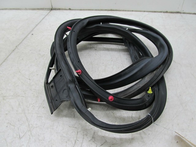 2009-2012 INFINITI FX35 OEM LEFT REAR ON DOOR WEATHER STRIP 