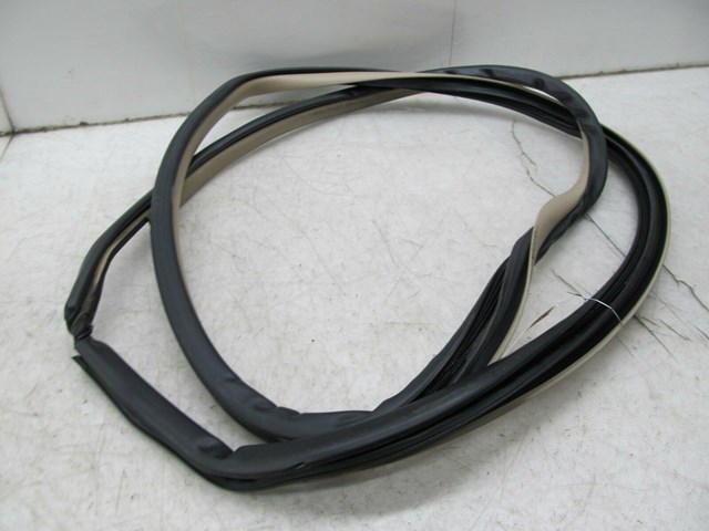  2004-2009 LEXUS RX350 RX330 OEM RIGHT REAR WEATHER STRIP SEAL 