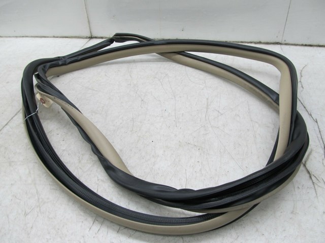  2004-2009 LEXUS RX350 RX330 OEM RIGHT REAR WEATHER STRIP SEAL 