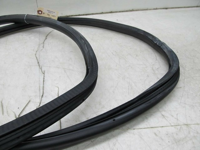 2005-2008 AUDI A6 C6 OEM RIGHT FRONT DOOR WEATHER STRIP SEAL 