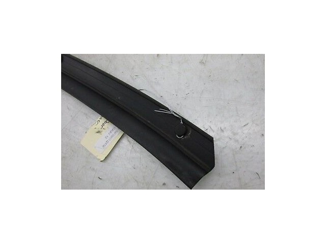 2004-2007 INFINITI QX56 OEM RIGHT REAR LOWER INNER DOOR WEATHER STRIP 