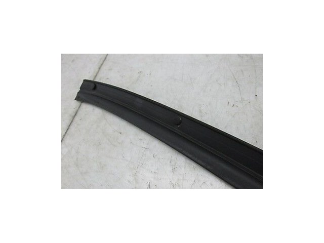 2004-2007 INFINITI QX56 OEM RIGHT REAR LOWER INNER DOOR WEATHER STRIP 