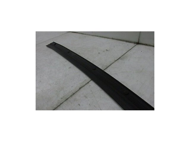 2004-2007 INFINITI QX56 OEM LEFT FRONT INNER LOWER DOOR WEATHER STRIP 