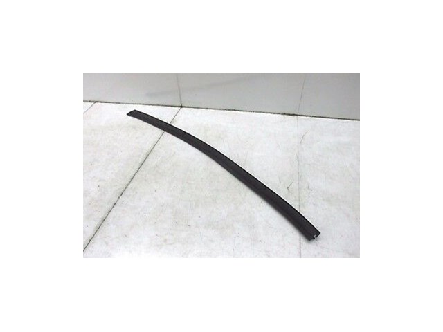 2004-2007 INFINITI QX56 OEM LEFT FRONT INNER LOWER DOOR WEATHER STRIP 