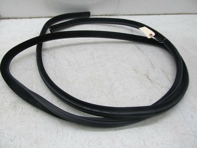 2003-2006 RANGE ROVER HSE OEM LEFT REAR DOOR WEATHER STRIP 