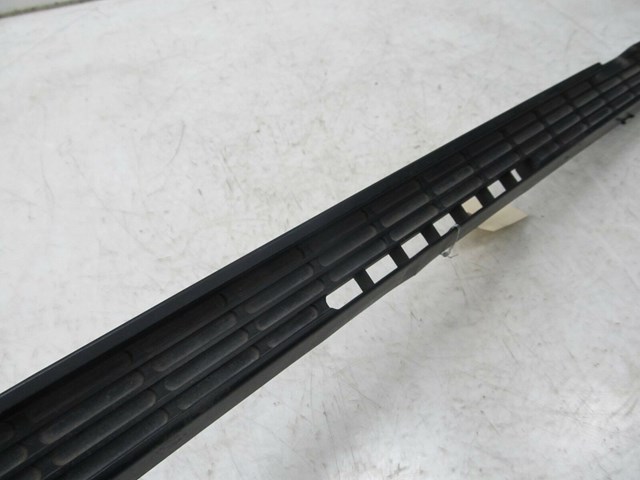 1985-1991 BMW 325i CABRIO E30 OEM REAR GRILLE TRIM 1932802