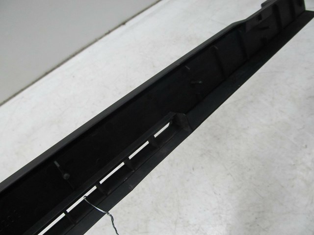 1985-1991 BMW 325i CABRIO E30 OEM REAR GRILLE TRIM 1932802
