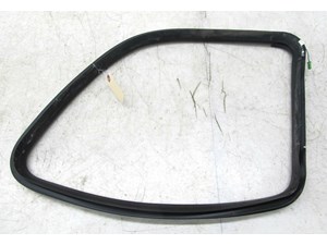 2007-2012 MERCEDES GL450 X164 OEM LEFT REAR QUARTER PANEL WINDOW WEATHER STRIP 