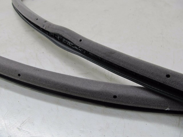 2007-2009 LEXUS LS460L XF40 OEM RIGHT FRONT PASS. DOOR WEATHER STRIP SEAL TRIM