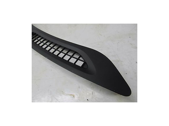 2010-2015 CADILLAC SRX OEM FRONT WINDSHIELD AIR VENT TRIM DEFROST GRILLE