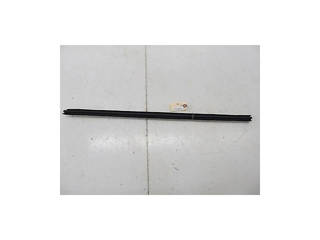 2004-2008 MASERATI QUATTROPORTE M139 OEM RIGHT FRONT INNER WINDOW WEATHER STRIP