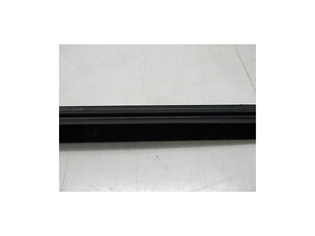 2004-2008 MASERATI QUATTROPORTE M139 OEM RIGHT FRONT INNER WINDOW WEATHER STRIP