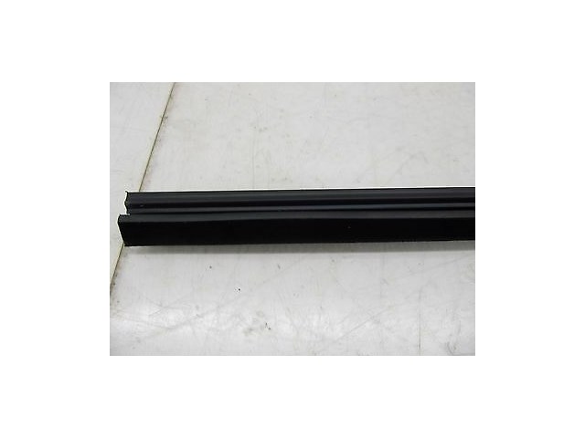 2004-2008 MASERATI QUATTROPORTE M139 OEM RIGHT FRONT INNER WINDOW WEATHER STRIP