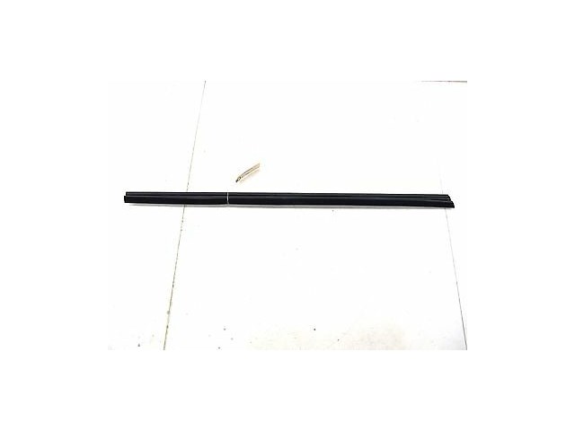 2004-2008 MASERATI QUATTROPORTE M139 OEM RIGHT FRONT INNER WINDOW WEATHER STRIP