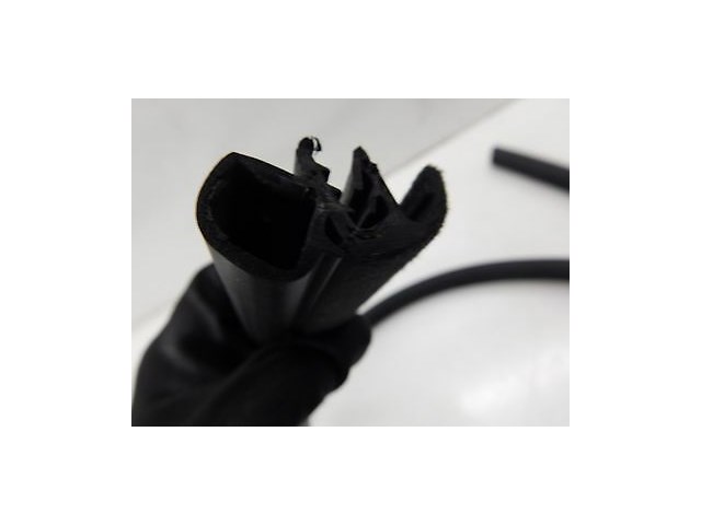 2004-2008 MASERATI QUATTROPORTE M139 OEM RIGHT REAR PASSENGER DOOR WEATHER STRIP