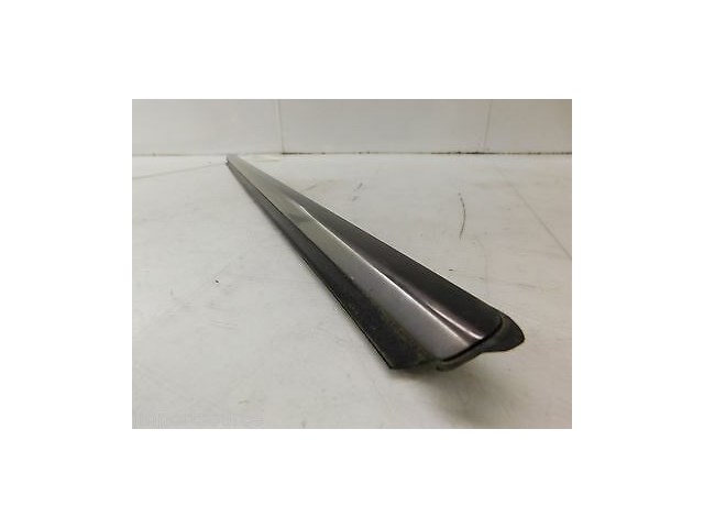 2003-2006 MERCEDES E320 W211 OEM LEFT FRONT DOOR WINDOW WEATHER STRIP MOLDING