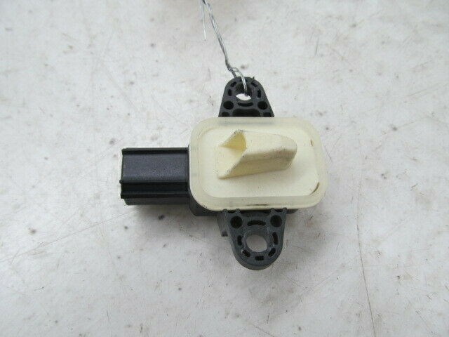 2013-2018 FORD FOCUS ST OEM RIGHT FRONT PASSENGER SIDE DOOR CRASH IMPACT SENSOR