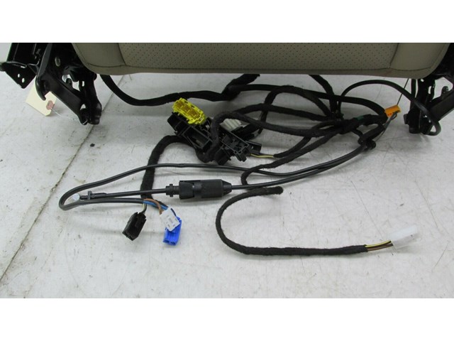 2012-2015 MERCEDES C250 COUPE W204 OEM RIGHT FRONT PASSENGER UPPER SEAT CUSHION 