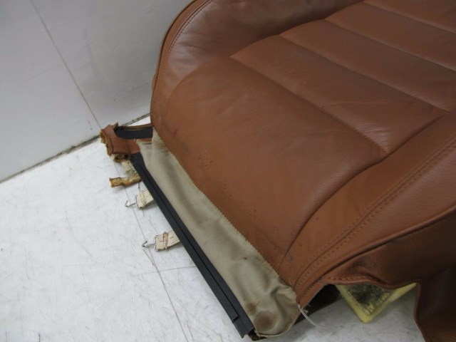 2004-2007 VOLKSWAGEN TOUAREG OEM RIGHT FRONT PASSENGER UPPER SEAT CUSHION BEIGE
