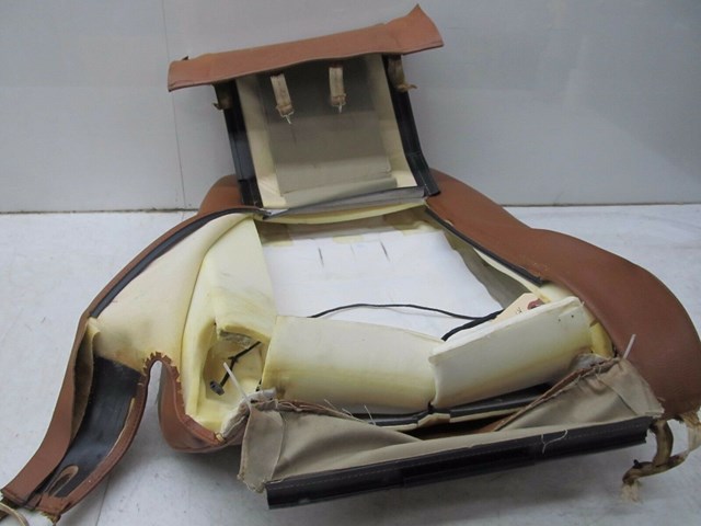 2004-2007 VOLKSWAGEN TOUAREG OEM RIGHT FRONT PASSENGER UPPER SEAT CUSHION BEIGE