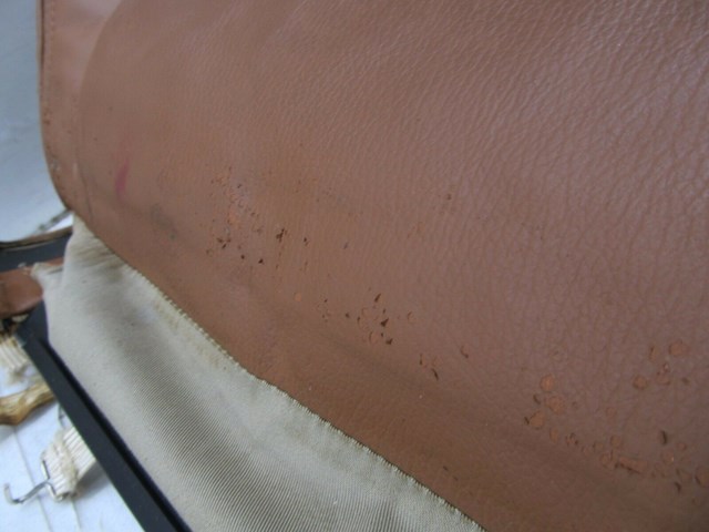 2004-2007 VOLKSWAGEN TOUAREG OEM RIGHT FRONT PASSENGER UPPER SEAT CUSHION BEIGE