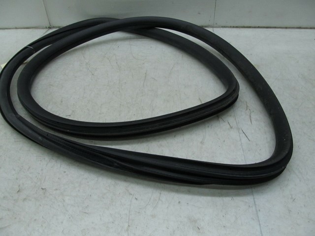  2013-2017 CHEVY TRAVERSE OEM LEFT REAR WEATHER STRIP