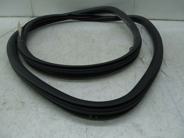  2013-2017 CHEVY TRAVERSE OEM RIGHT REAR WEATHER STRIP