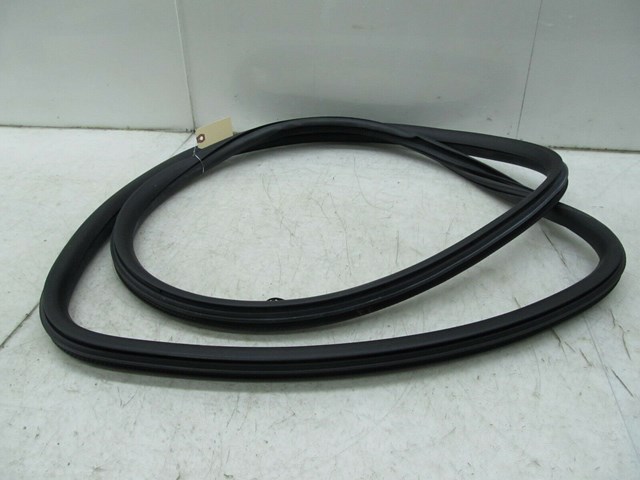  2013-2017 CHEVY TRAVERSE OEM RIGHT REAR WEATHER STRIP